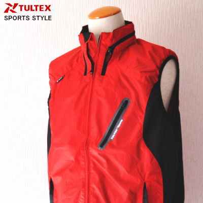 スポーティな赤!TULTEX・赤ベスト
