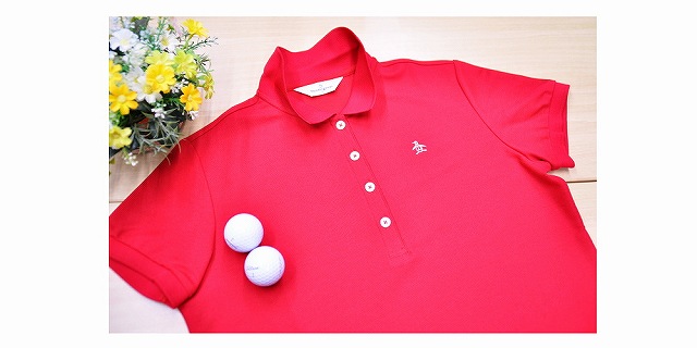 還暦祝いのプレゼントにマンシングウェアレディースの日本製の赤ポロシャツ
